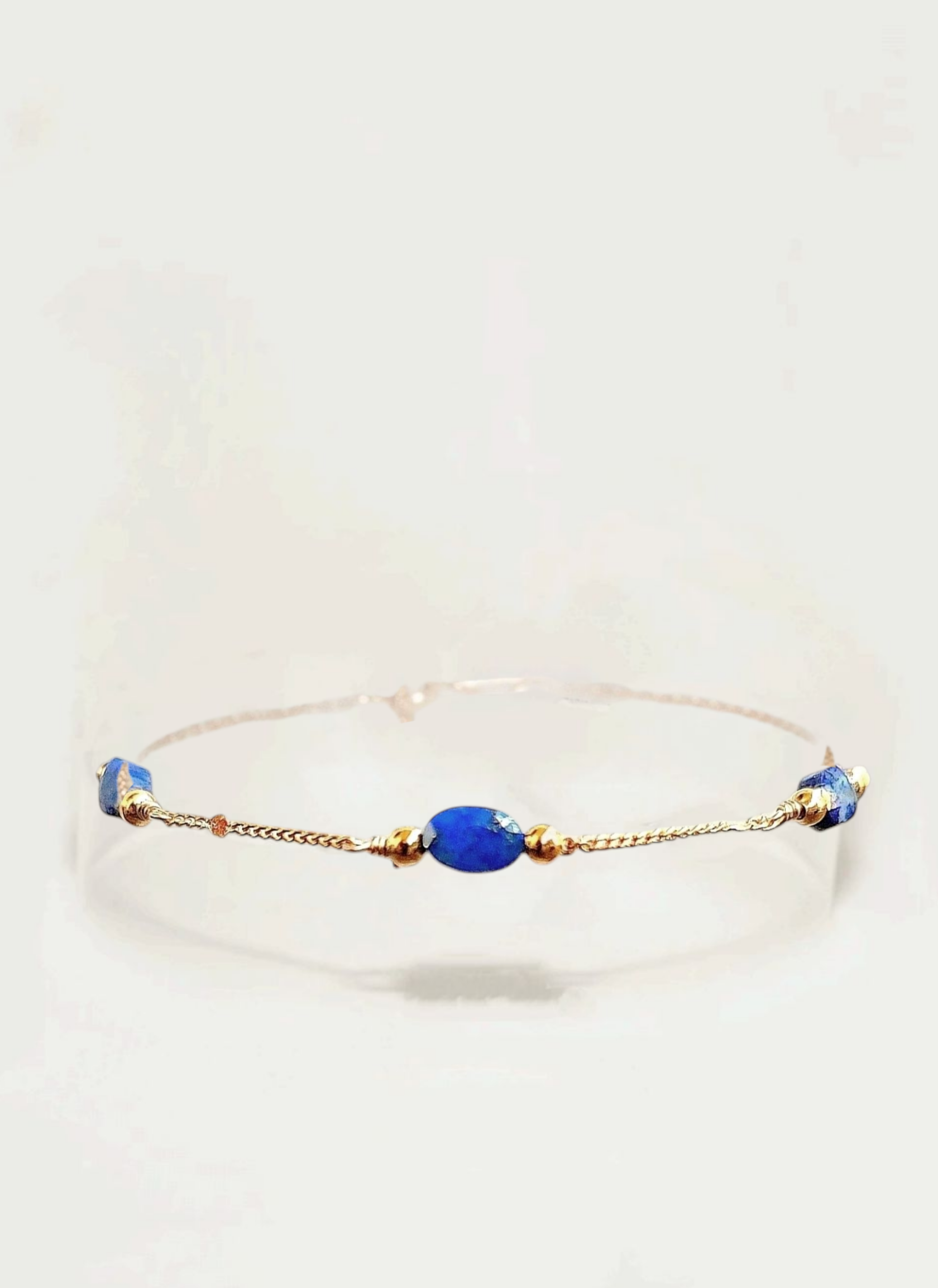 Ô Plum bracelet trois lapis lazuli plaqué or chaîne fine