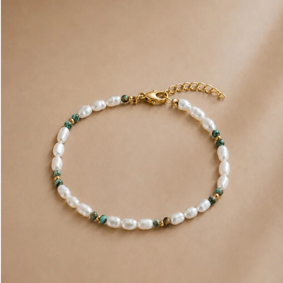 Ô PLUM Anna bracelet perles turquoise plaqué or 15-18 cm