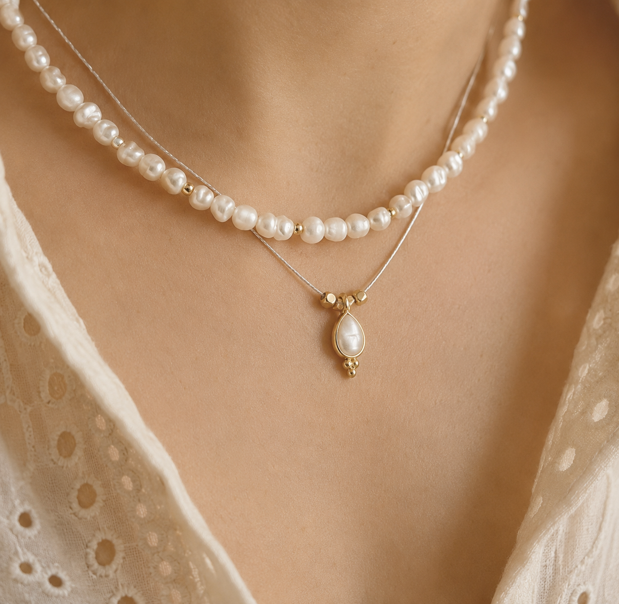 Ô PLUM Luz collier cordon perle goutte plaqué or 42 cm