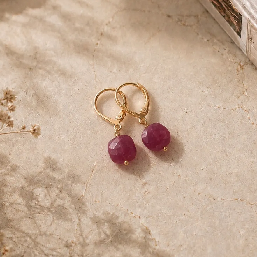 Ô PLUM Ania boucles d'oreilles Rubis d'Inde plaqué or 2,5 cm