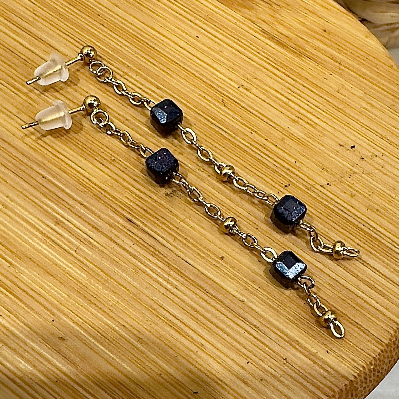 MAD SO CREATION Sigma boucles d'oreilles agate rouge pendantes