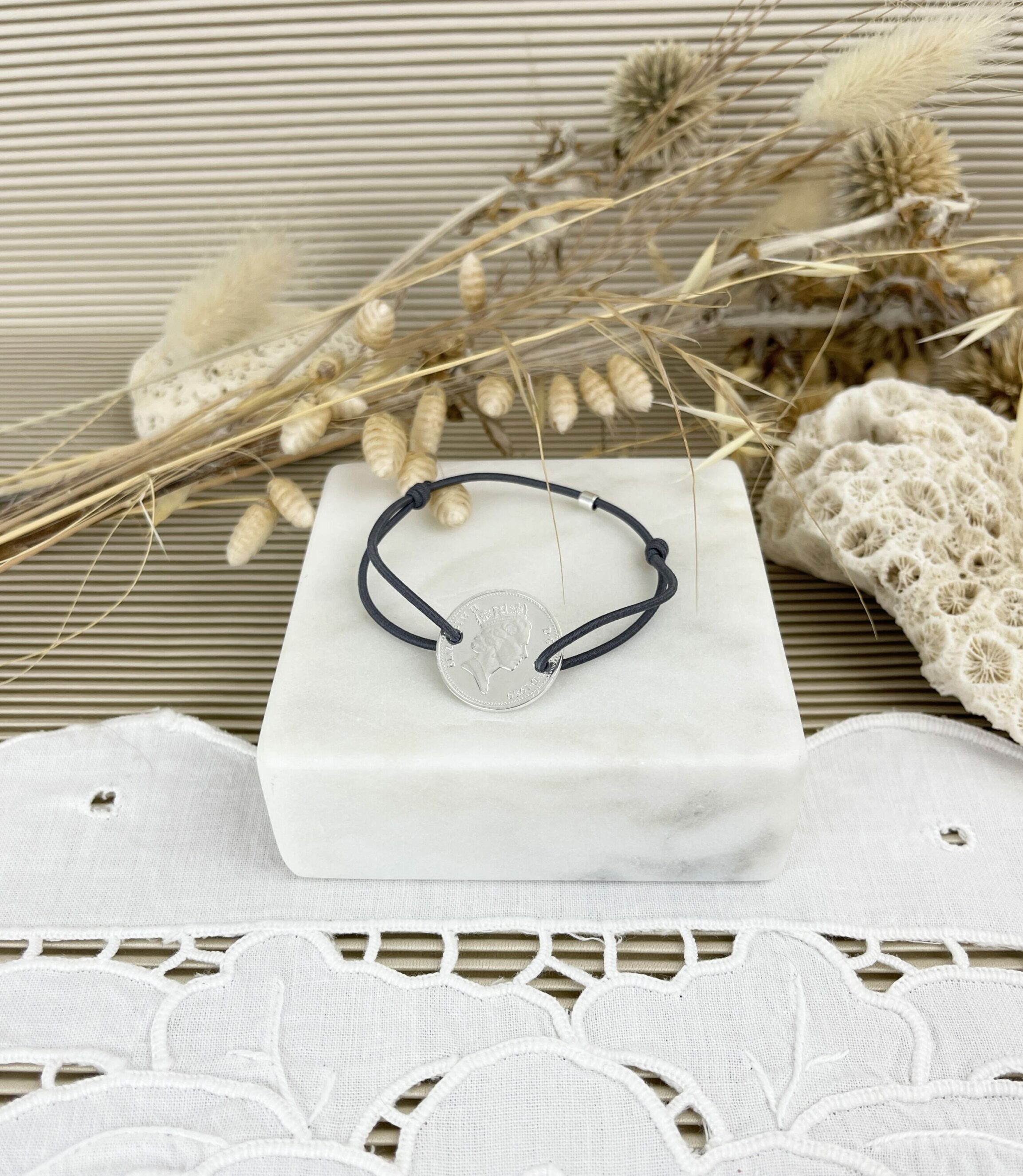 Le P’tit Franc One Penny bracelet pièce cordon élastique