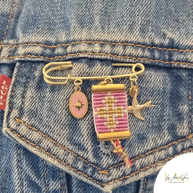 Les Ailes de Gloria Broches Croix Christ Pink broche rose