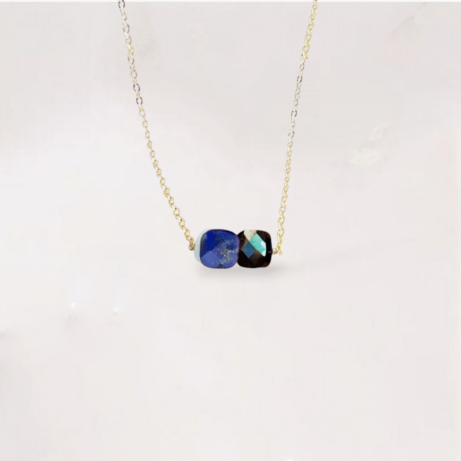 Ô PLUM Aliénor Sodalite collier plaqué or 42/45 cm