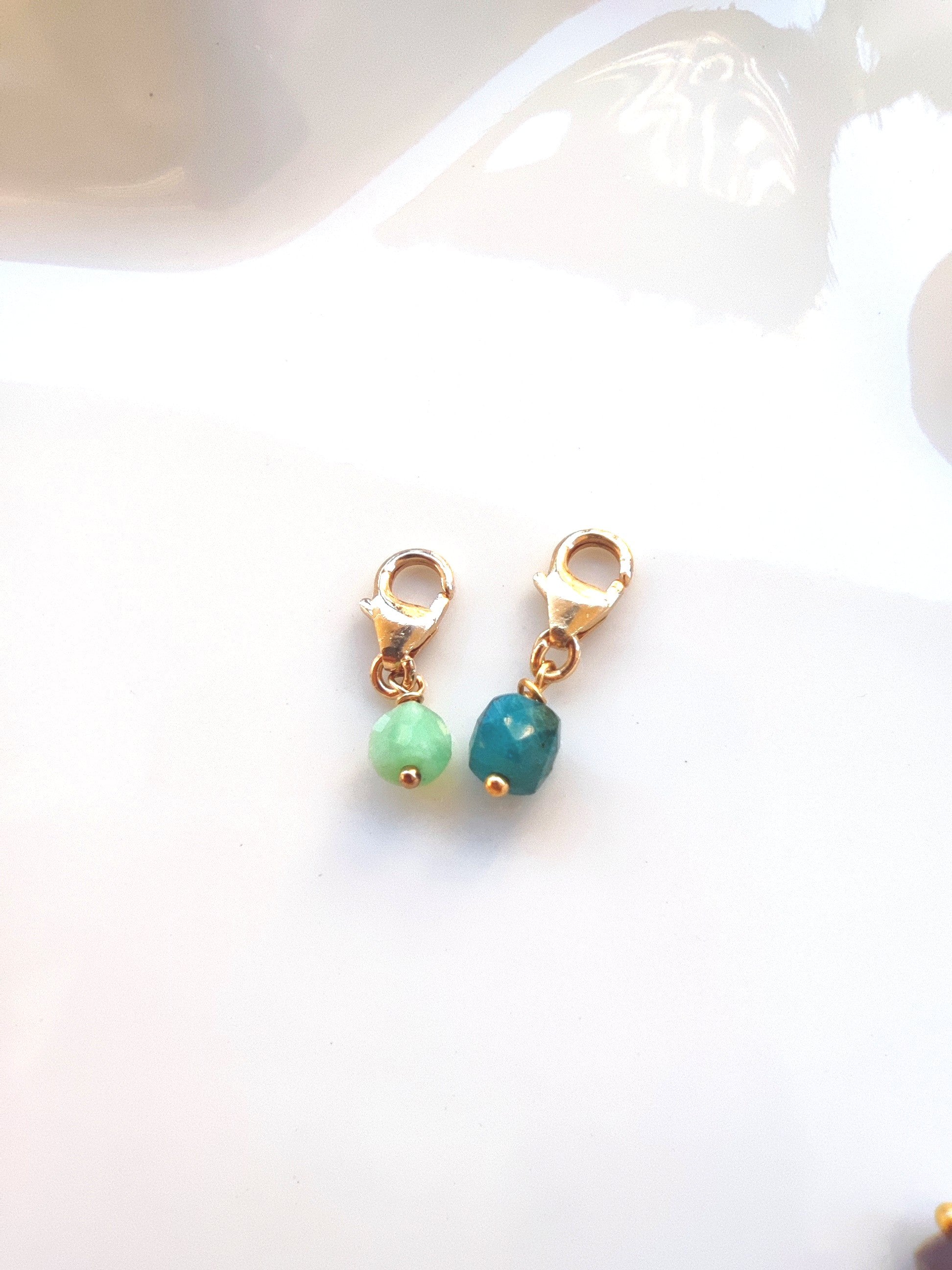 Ô PLUM Breloque Cube Chrysoprase charm plaqué or