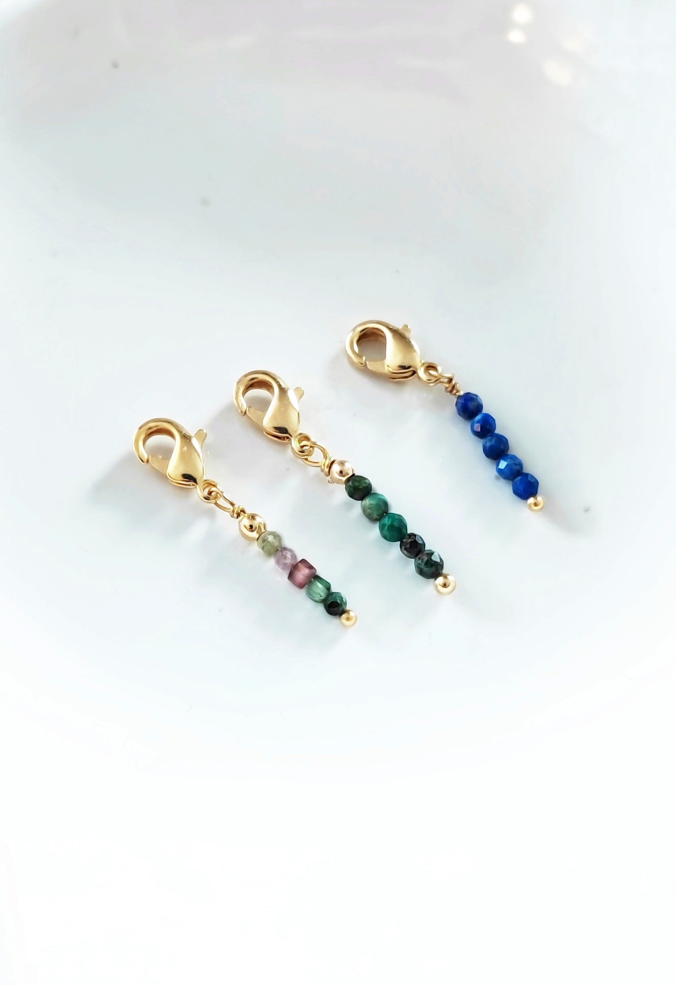 Ô PLUM Breloque Tige Tourmalines charms plaqué or 2 cm