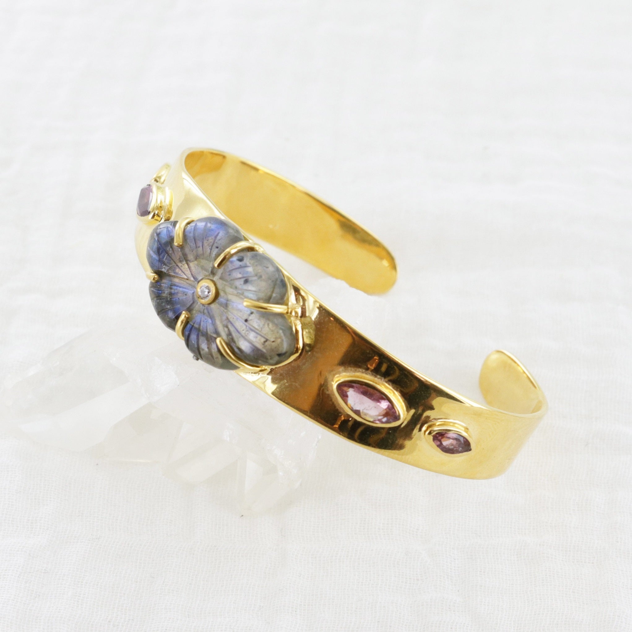 Leticia Ponti Camila Manchette plaqué or labradorite tourmaline