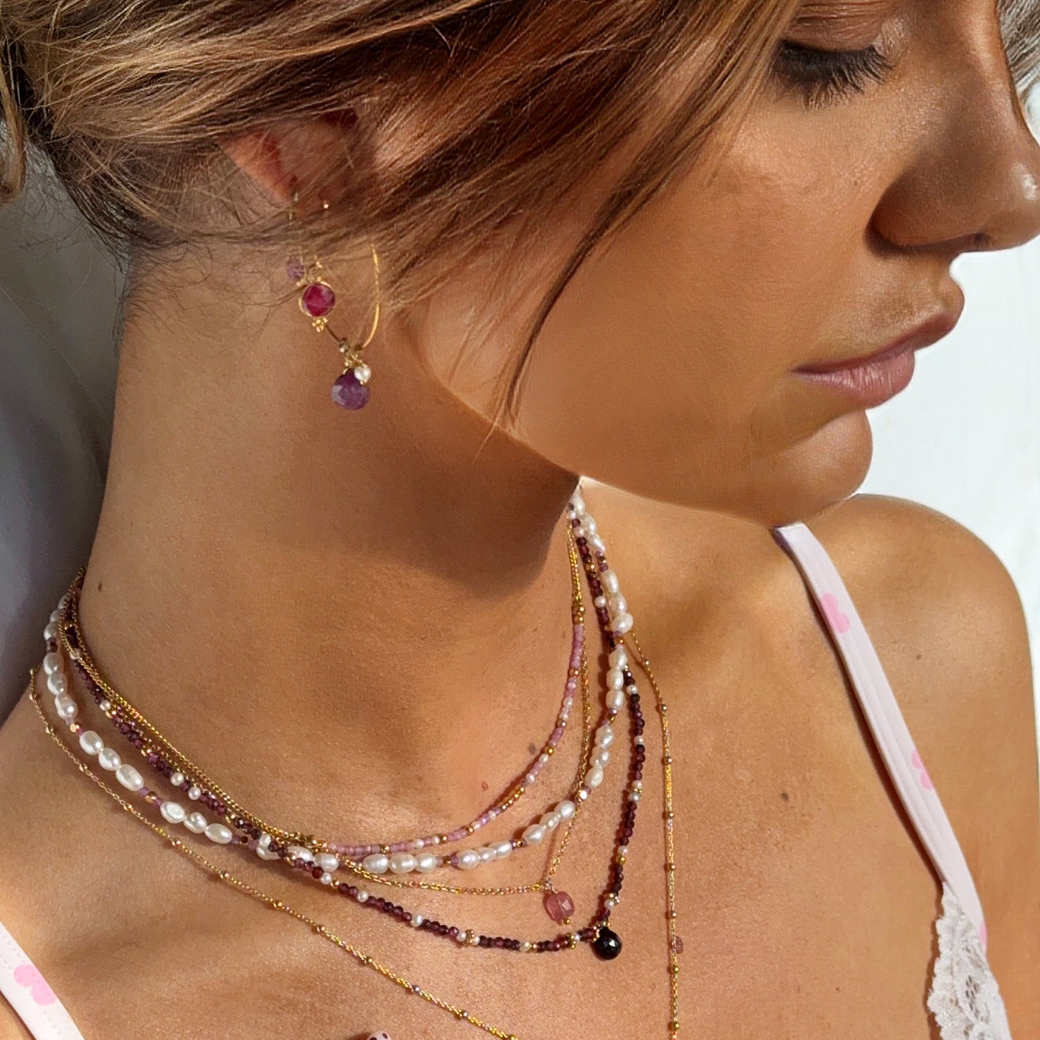 Ô Plum Marianne collier grenat plaqué or 45 cm perles