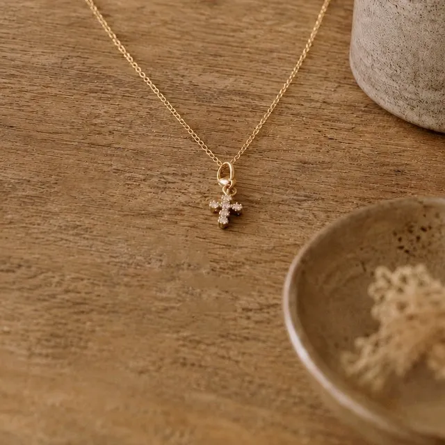 Ô PLUM Breloque Croix Zircons Plaqué Or 2 cm Sans Chaîne