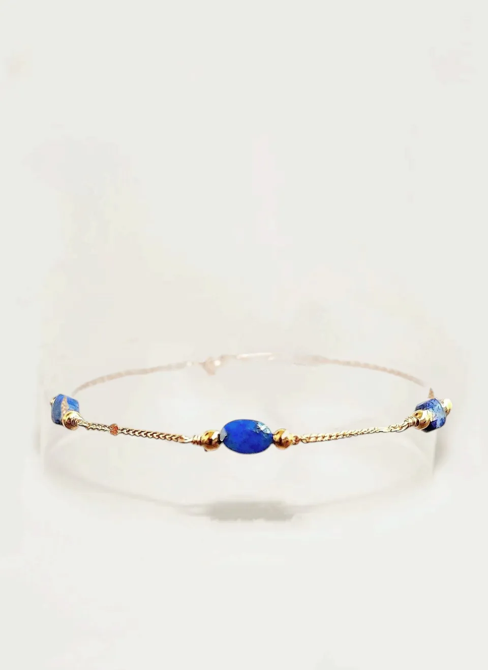 Ô Plum bracelet trois lapis lazuli plaqué or chaîne fine