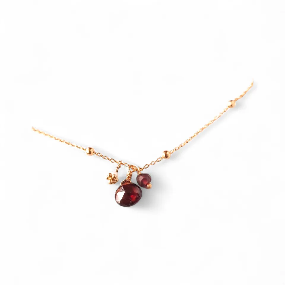 Ô PLUM Colliers Grappe Grenat collier plaqué or perle 50 cm