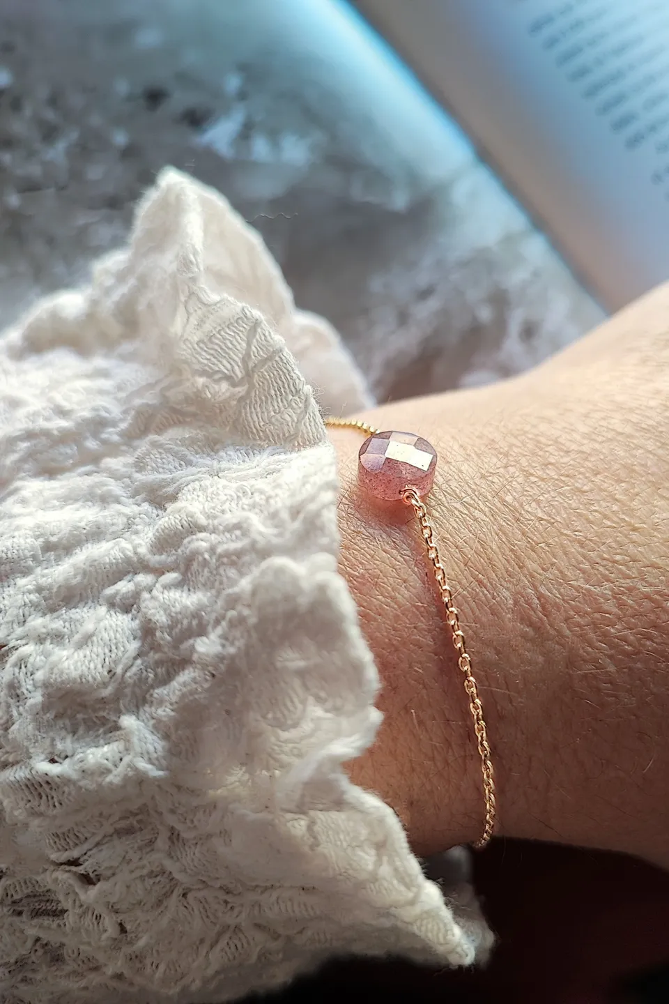 Ô PLUM Shénaa bracelet quartz fraise plaqué or 19 cm
