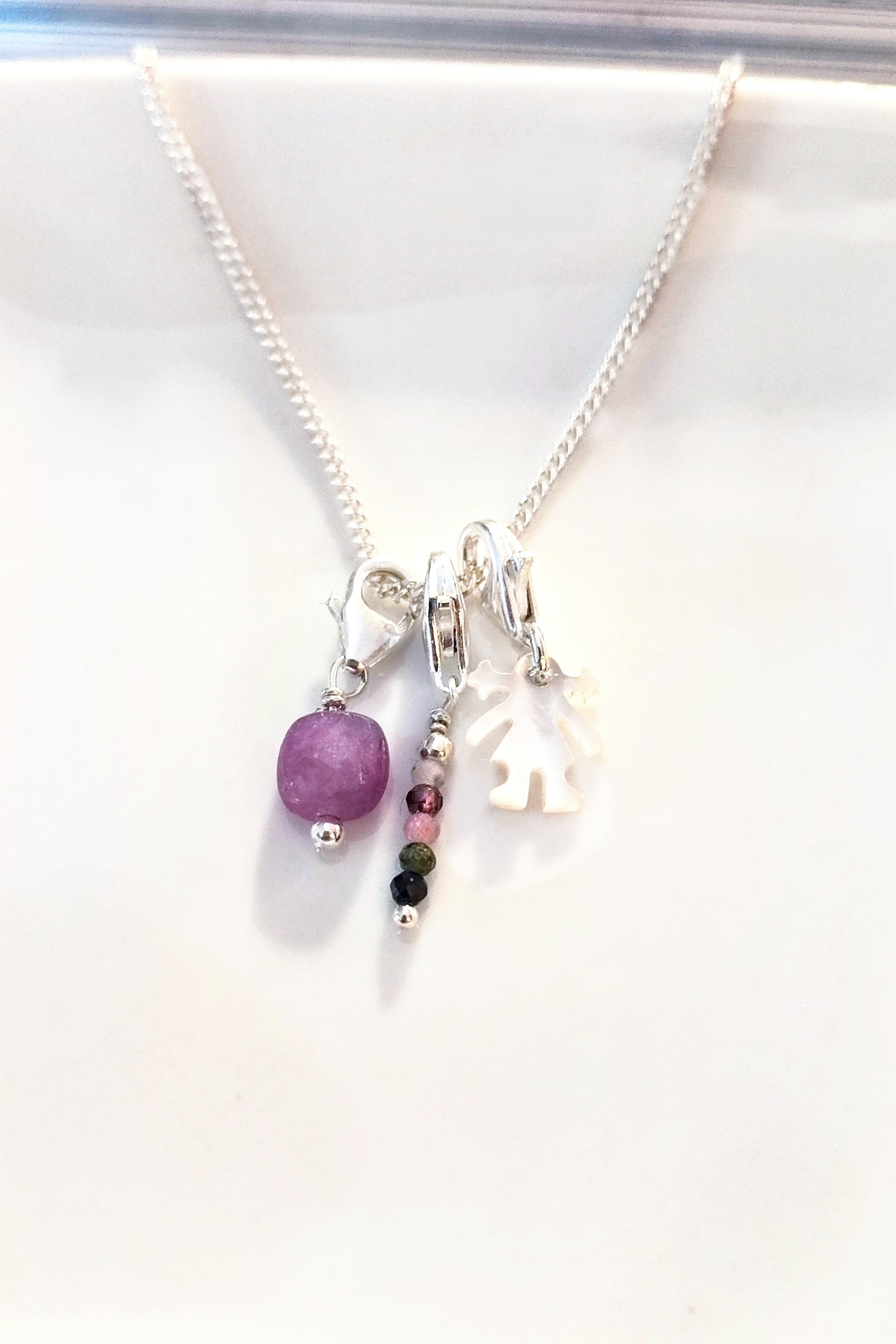 Ô PLUM Breloque Tige Tourmalines charms plaqué or 2 cm