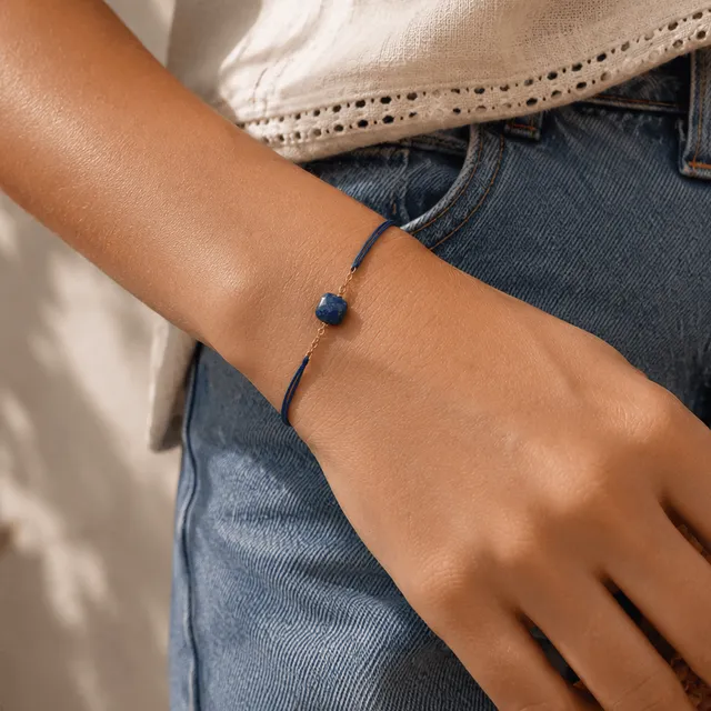 Ô Plum Bracelet Cordon Sodalite Foncée Plaqué Or Bleu Marine