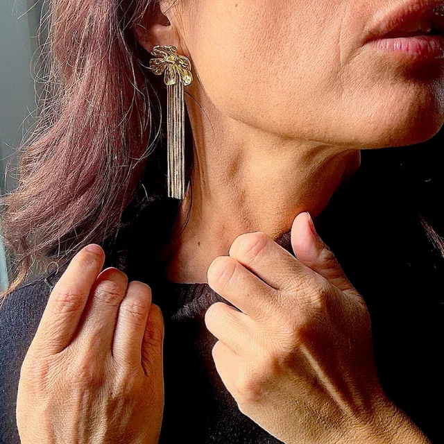 MAD SO CREATION Esra boucles pendantes feuille 8 cm