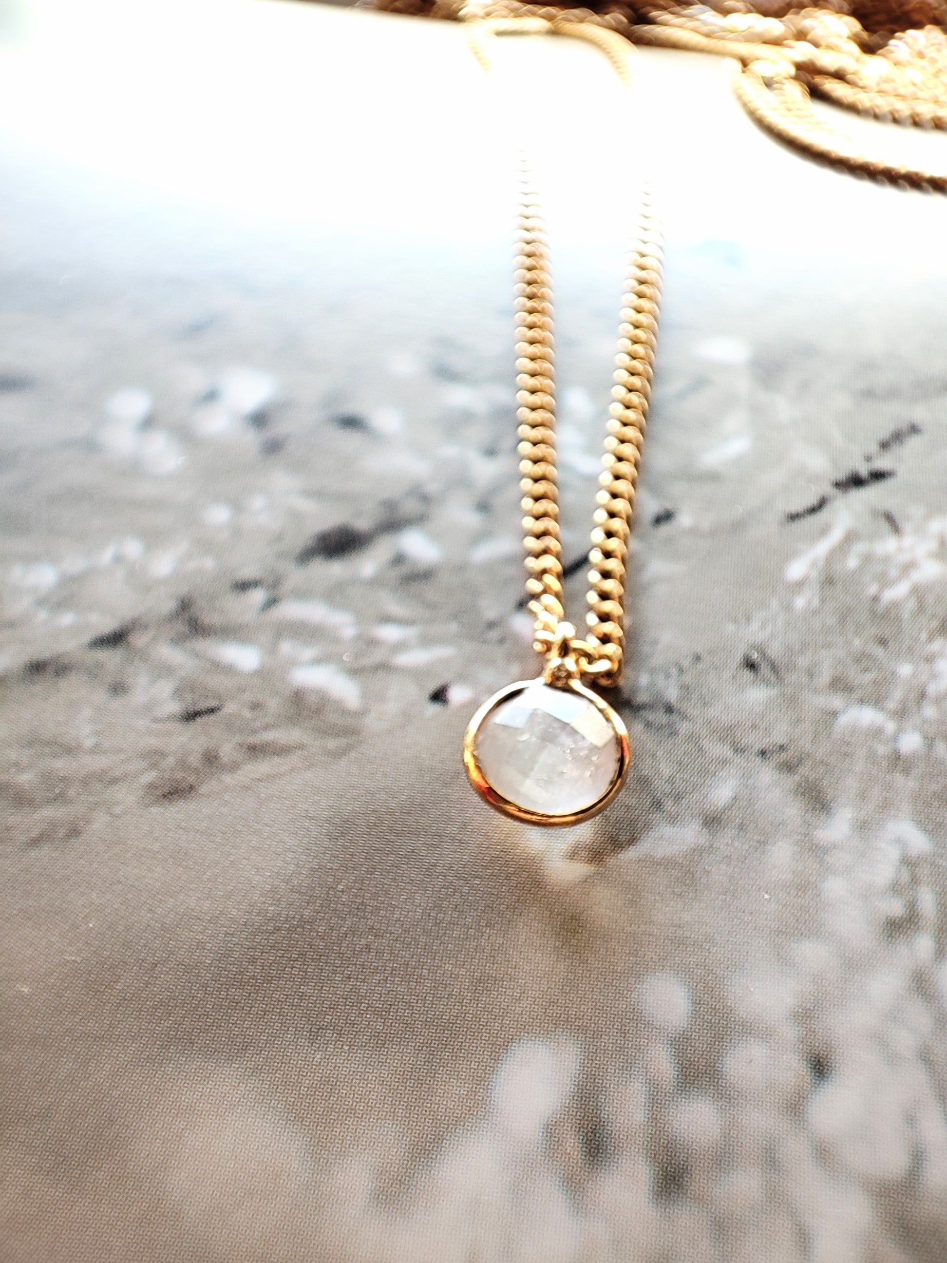 Ô PLUM Léonie Quartz Rose collier plaqué or 39/42 cm