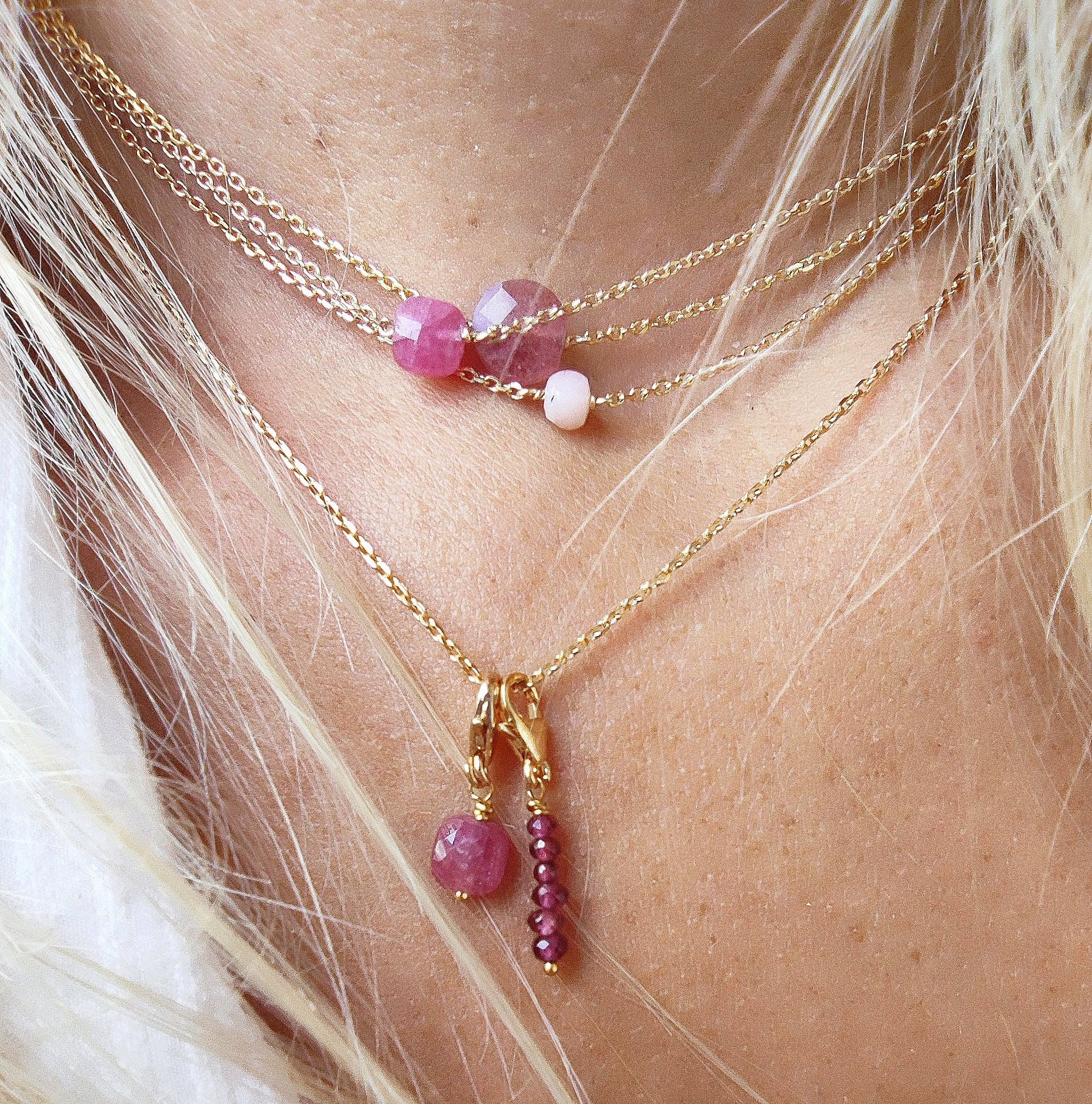 Ô PLUM Colliers CHARLIE Rubis d'Inde collier plaqué or 42cm