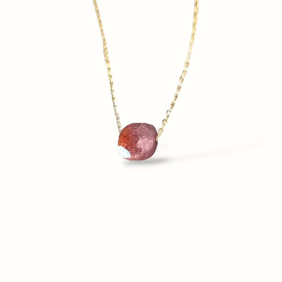 Ô PLUM SHENAA collier rubis Inde plaqué or 42/45cm