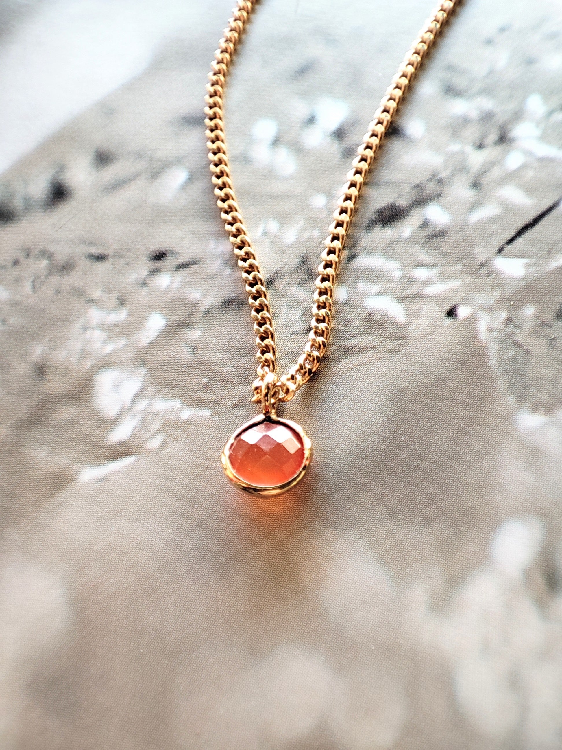 Ô Plum Léonie collier cornaline plaqué or 39/42 cm
