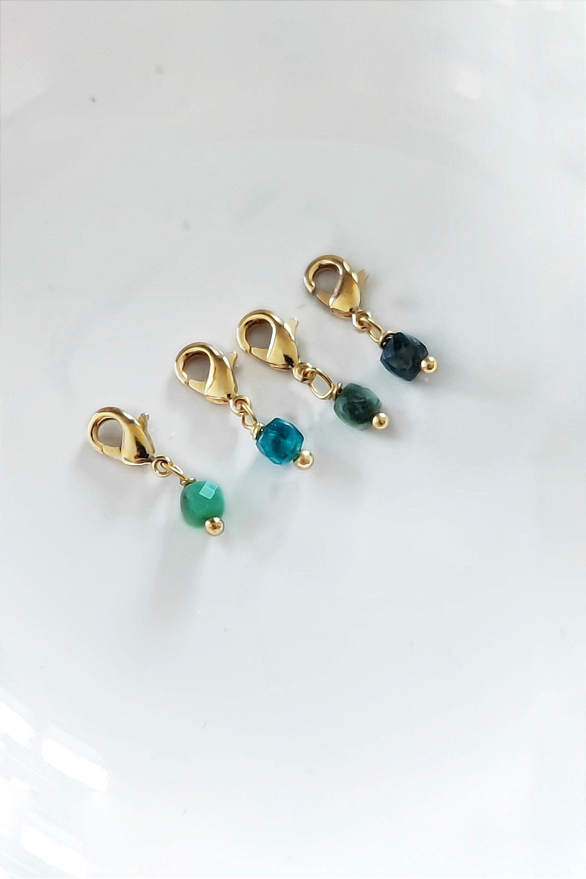 Ô PLUM Breloque Cube Chrysoprase charm plaqué or