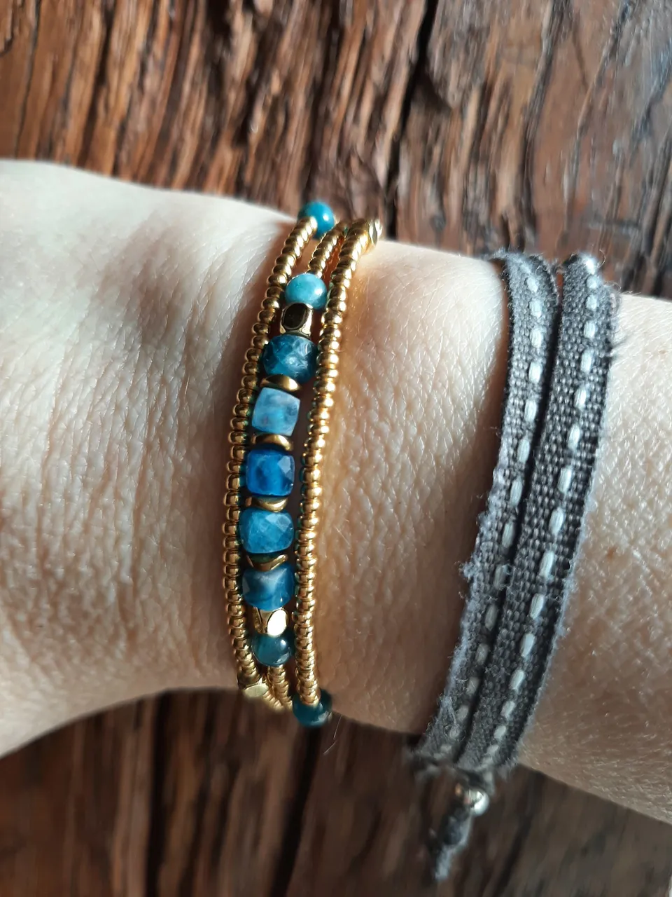 Les Ailes de Gloria Square Blue bracelet multirangs bleu