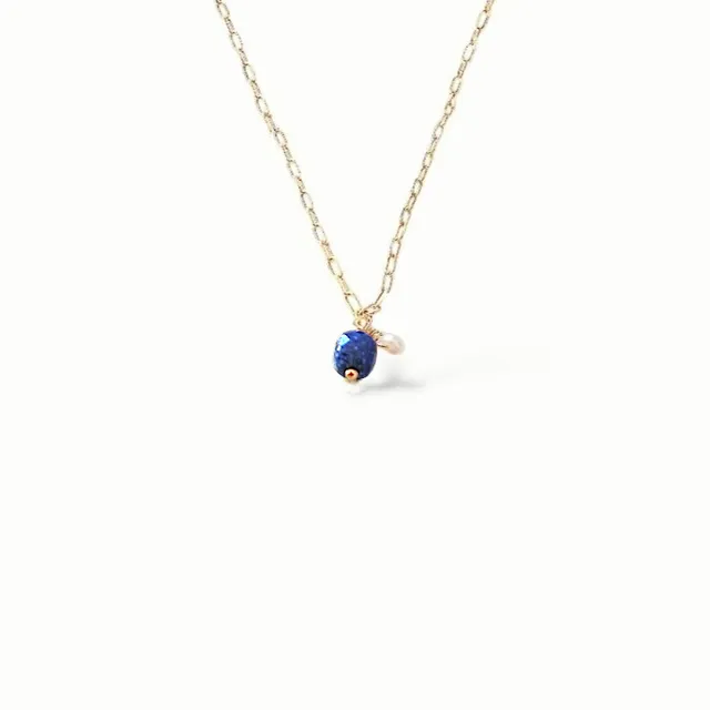 Ô Plum Ines collier lapis plaqué or 42 cm perle