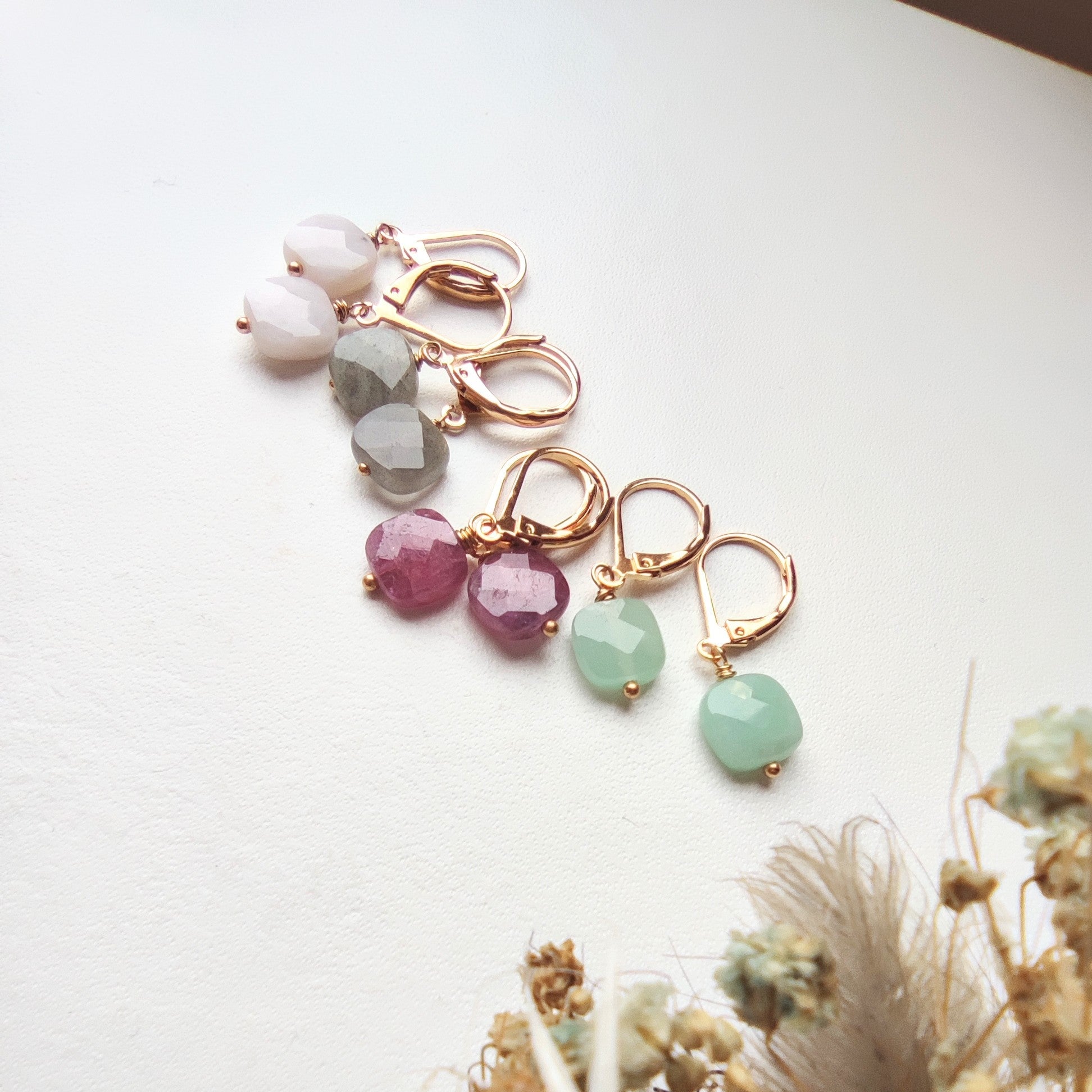 Ô PLUM Ania boucles d'oreilles Rubis d'Inde plaqué or 2,5 cm