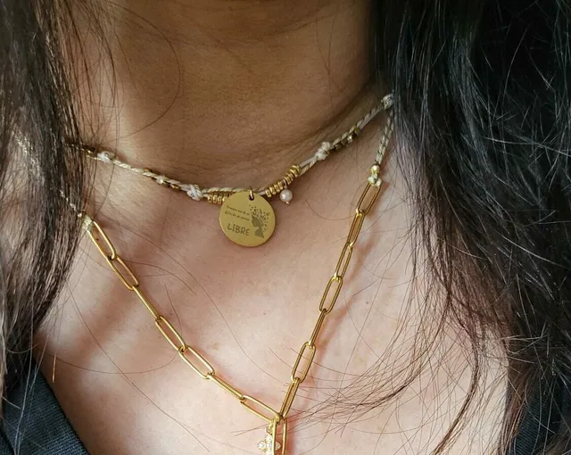 Les Ailes de Gloria Gravure Personnalisée collier Libre 8 Mars à offrir