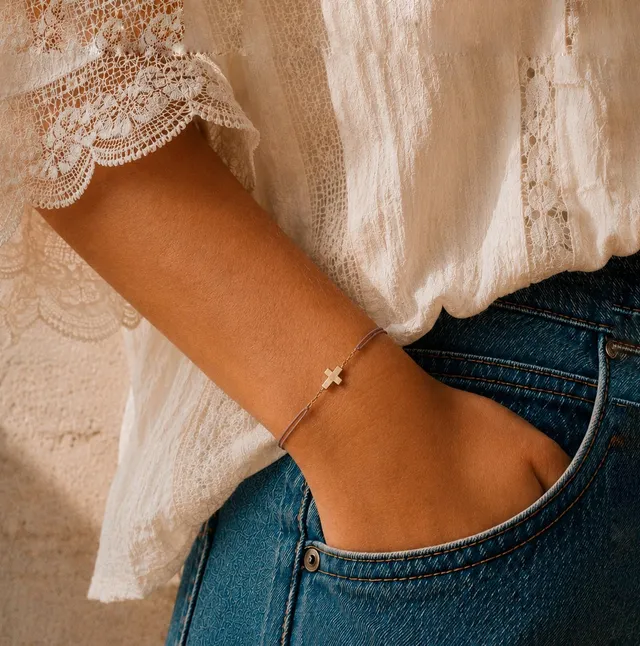 Ô PLUM Bracelets Cordon Croix bracelet réglable plaqué or
