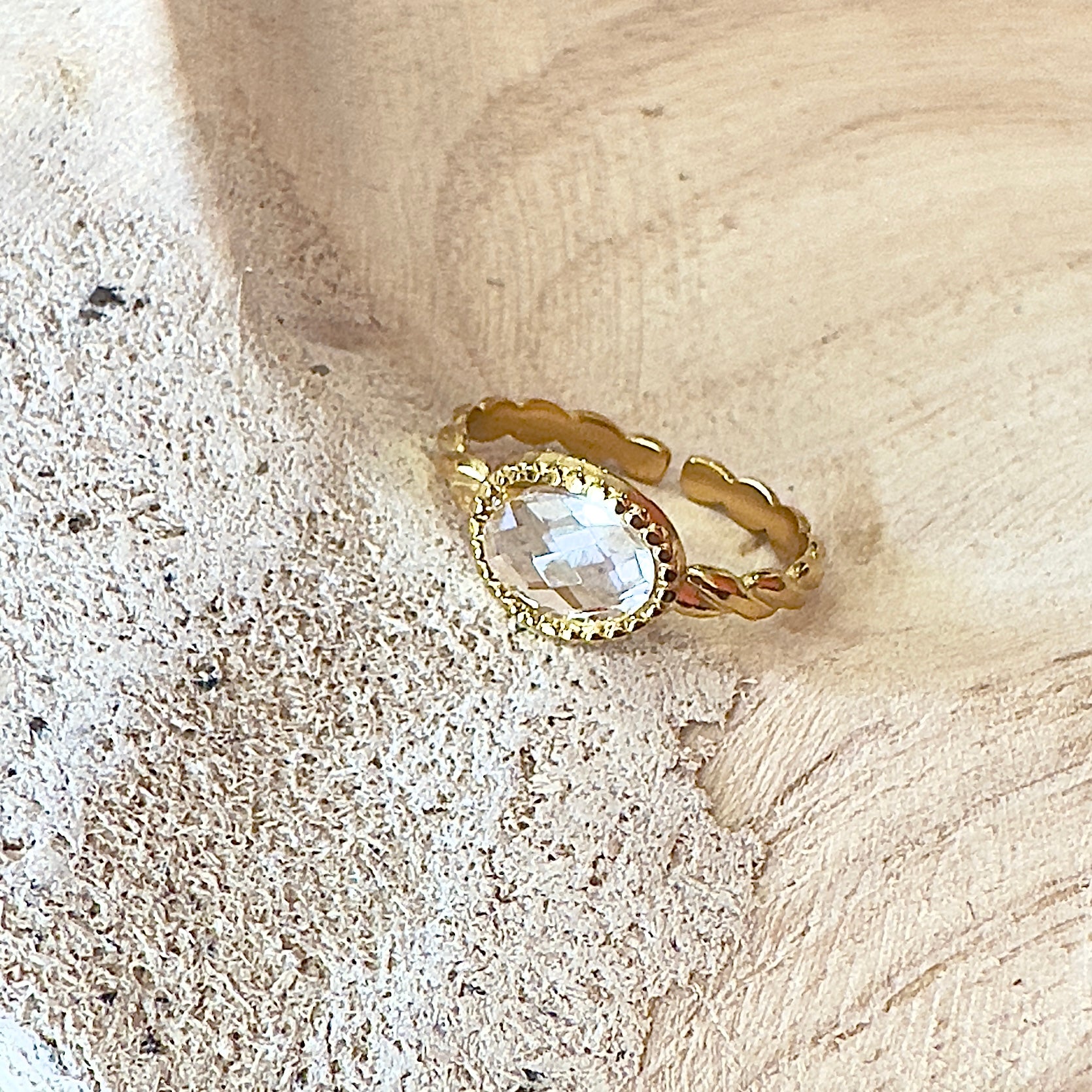 MAD SO CREATION Anastasia bague cabochon cristal doré ajustable