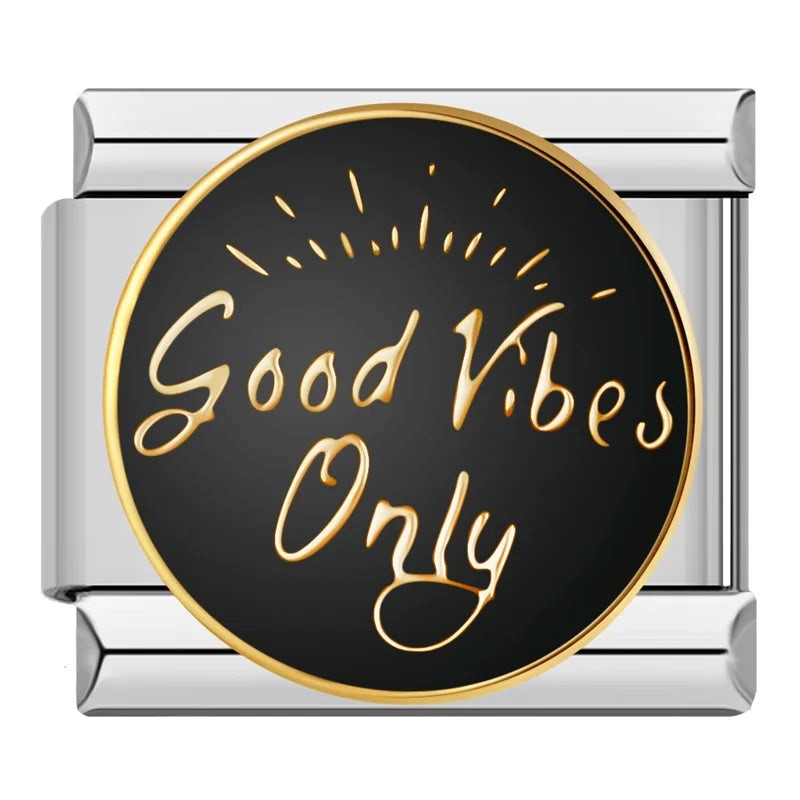 Les Ailes de Gloria Nos Wings Good Vibes charm message