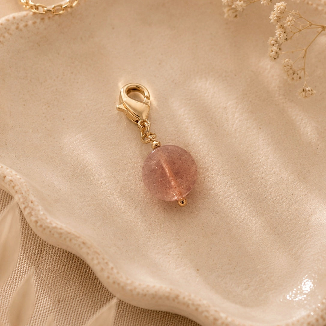 Ô Plum breloque quartz fraise plaqué or 10 mm