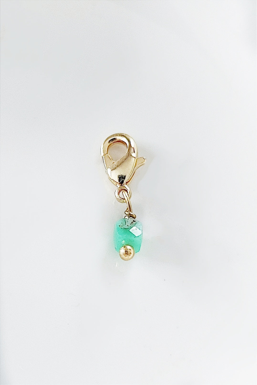 Ô PLUM Breloque Cube Chrysoprase charm plaqué or