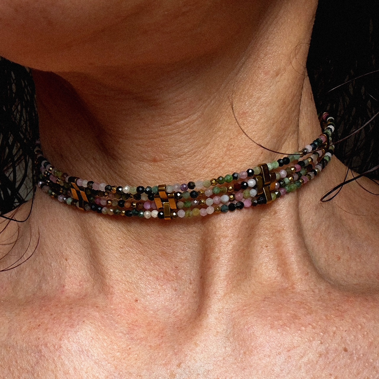 MAD SO CREATION Hema choker tourmaline doré 33 cm