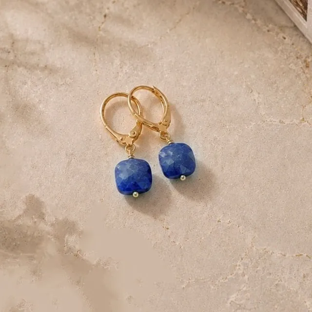 Ô PLUM Ania boucles d’oreilles dormeuses sodalite plaqué or