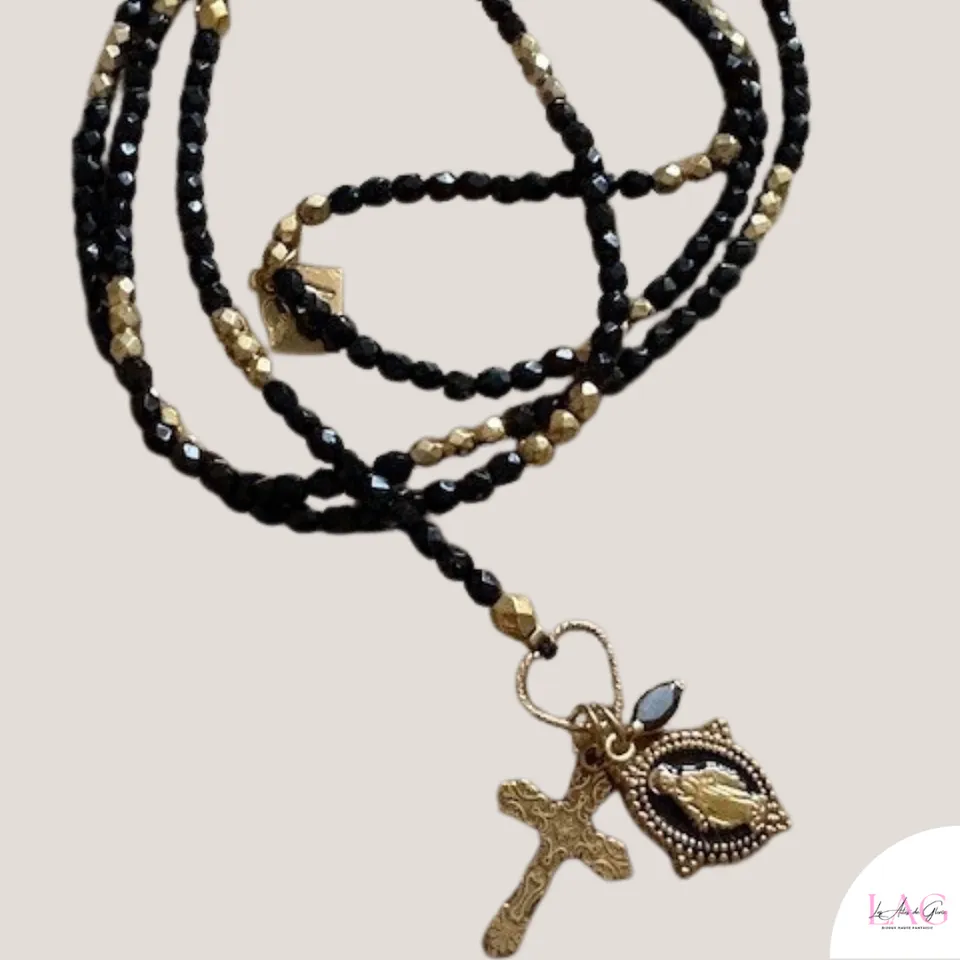 Les Ailes de Gloria Lux Aeterna collier sautoir chapelet long