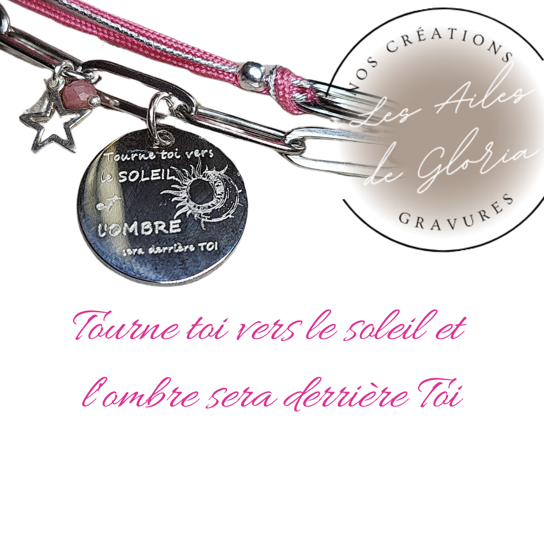 Les Ailes de Gloria Clair Obscur collier gravure personnalisée