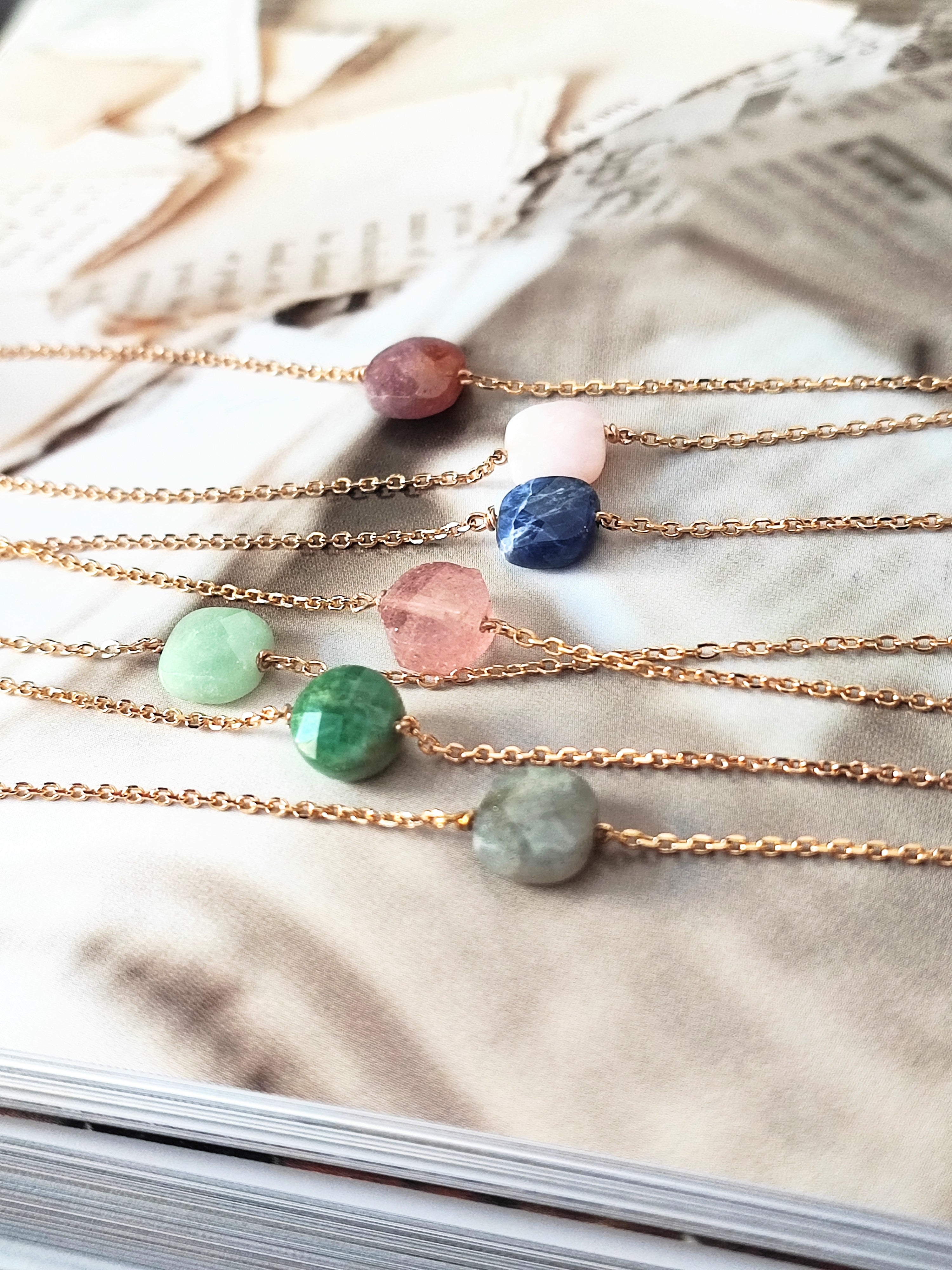 Ô PLUM SHENAA bracelet chaîne plaqué or rubis d'Inde