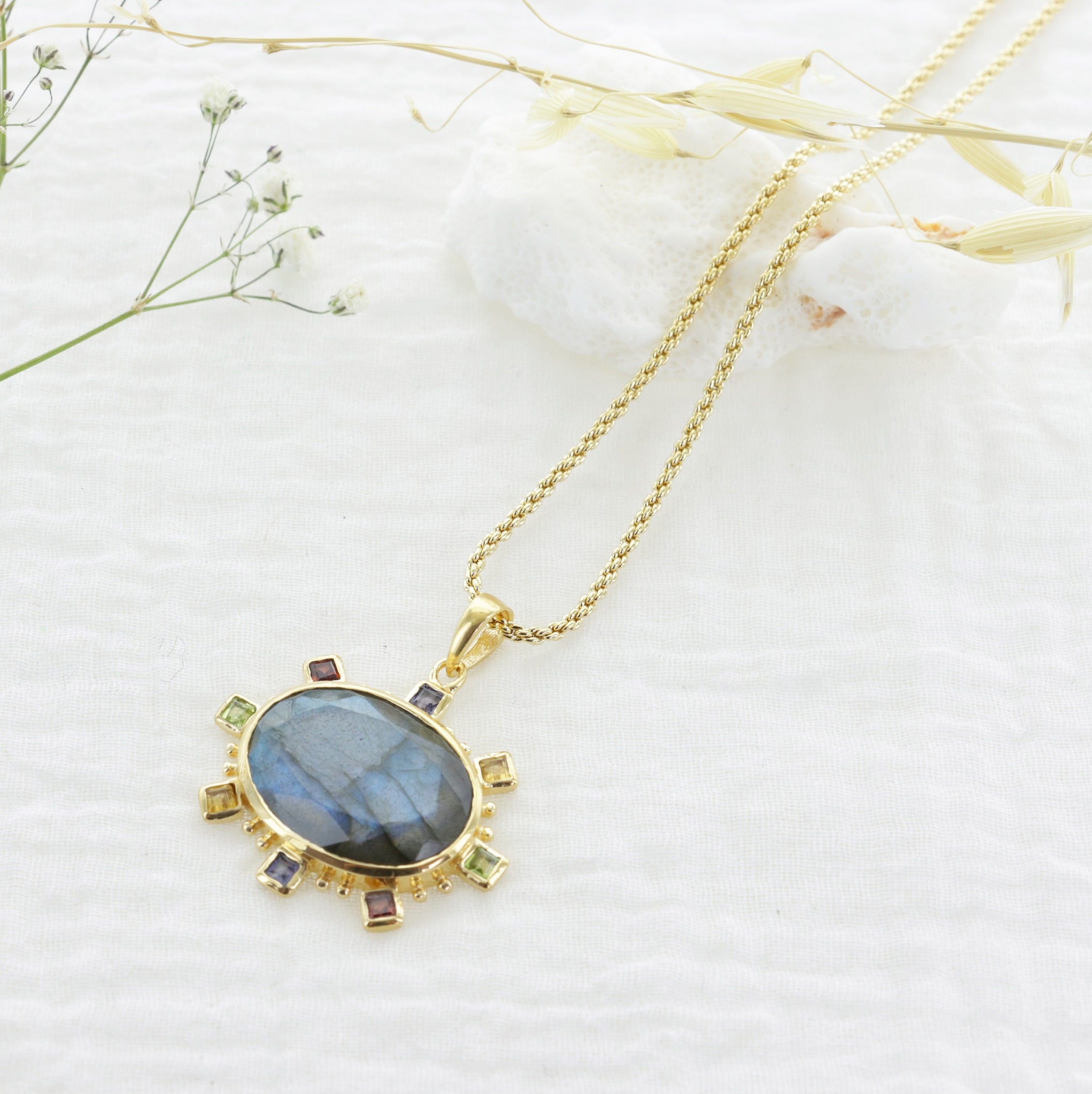 Leticia Ponti Margot collier pierre labradorite 40 cm