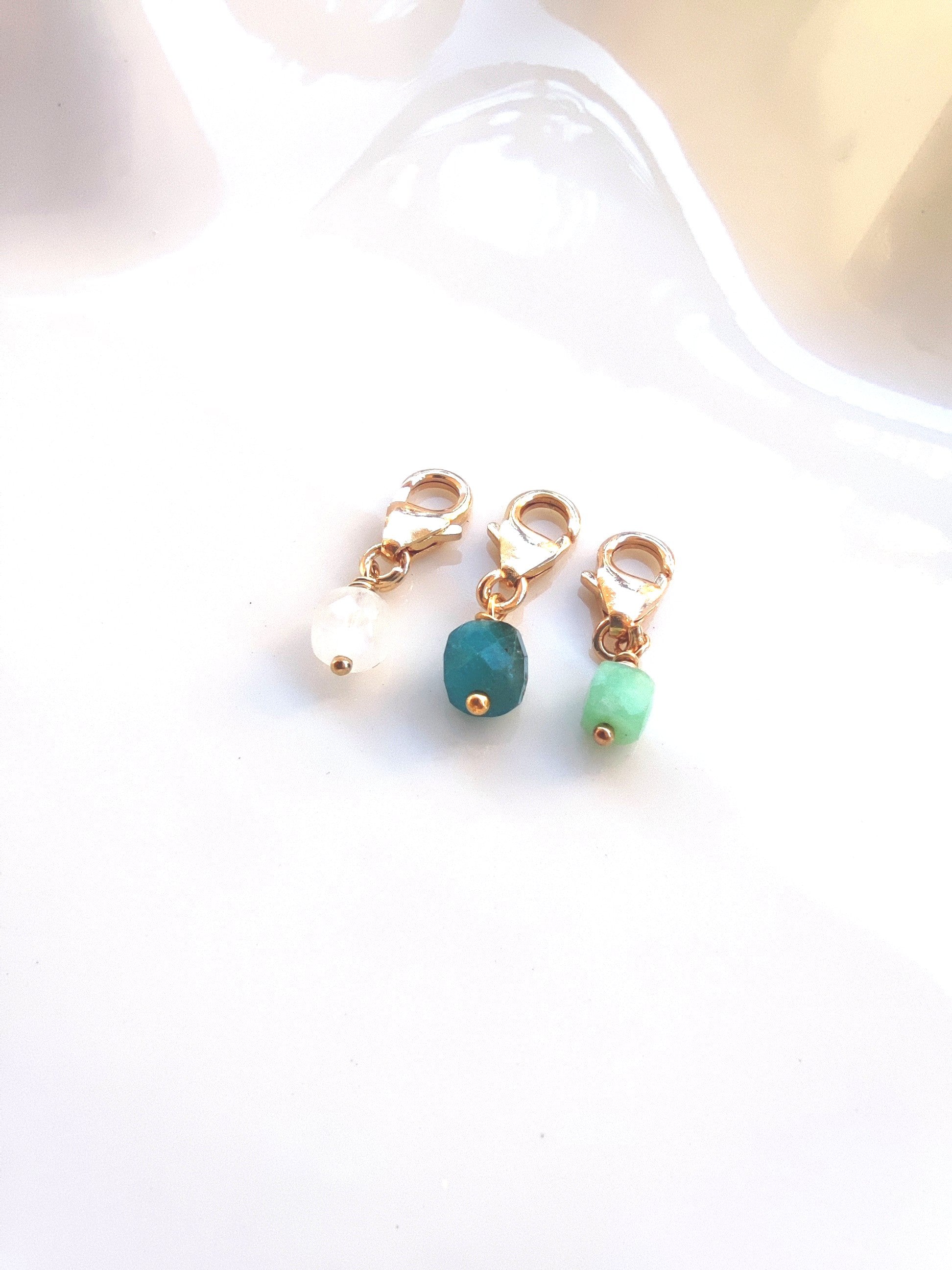 Ô PLUM Cube breloque apatite plaqué or pour collier