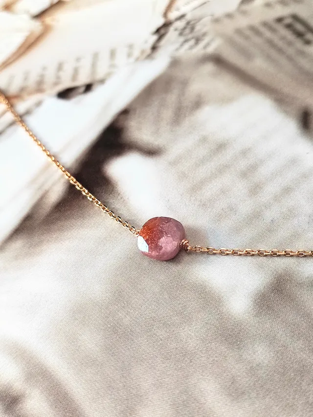 Ô PLUM SHENAA bracelet chaîne plaqué or rubis d'Inde