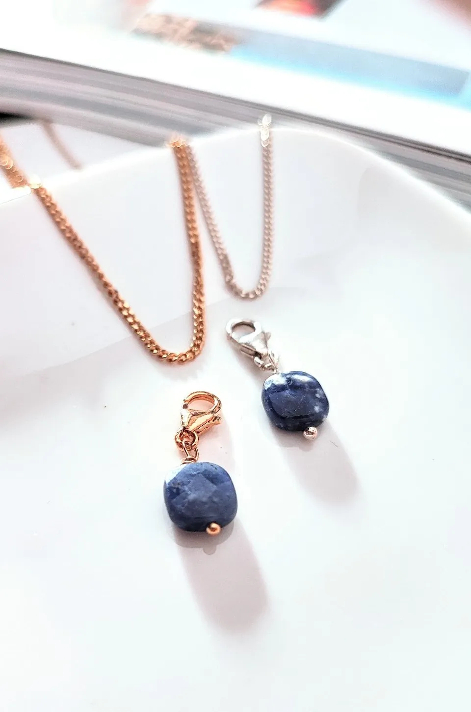 Ô Plum Breloques et Chaînes Grande Sodalite breloque plaqué or