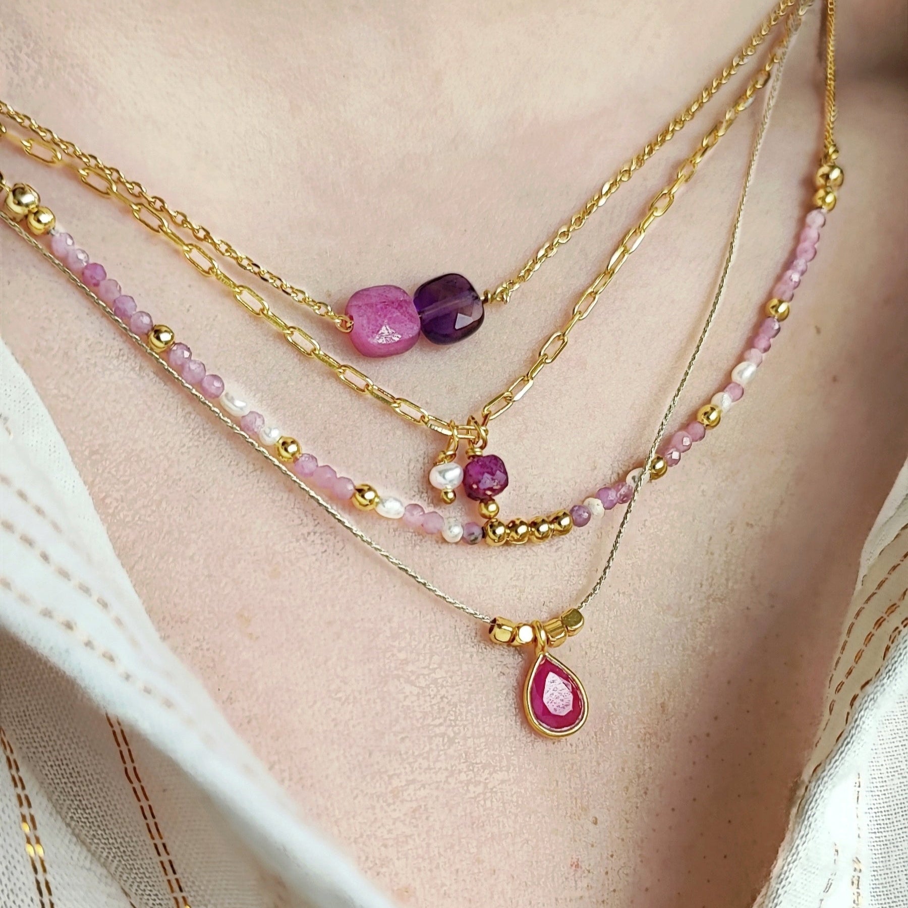 Ô PLUM Collier rubis Inès perle collier plaqué or 42 cm