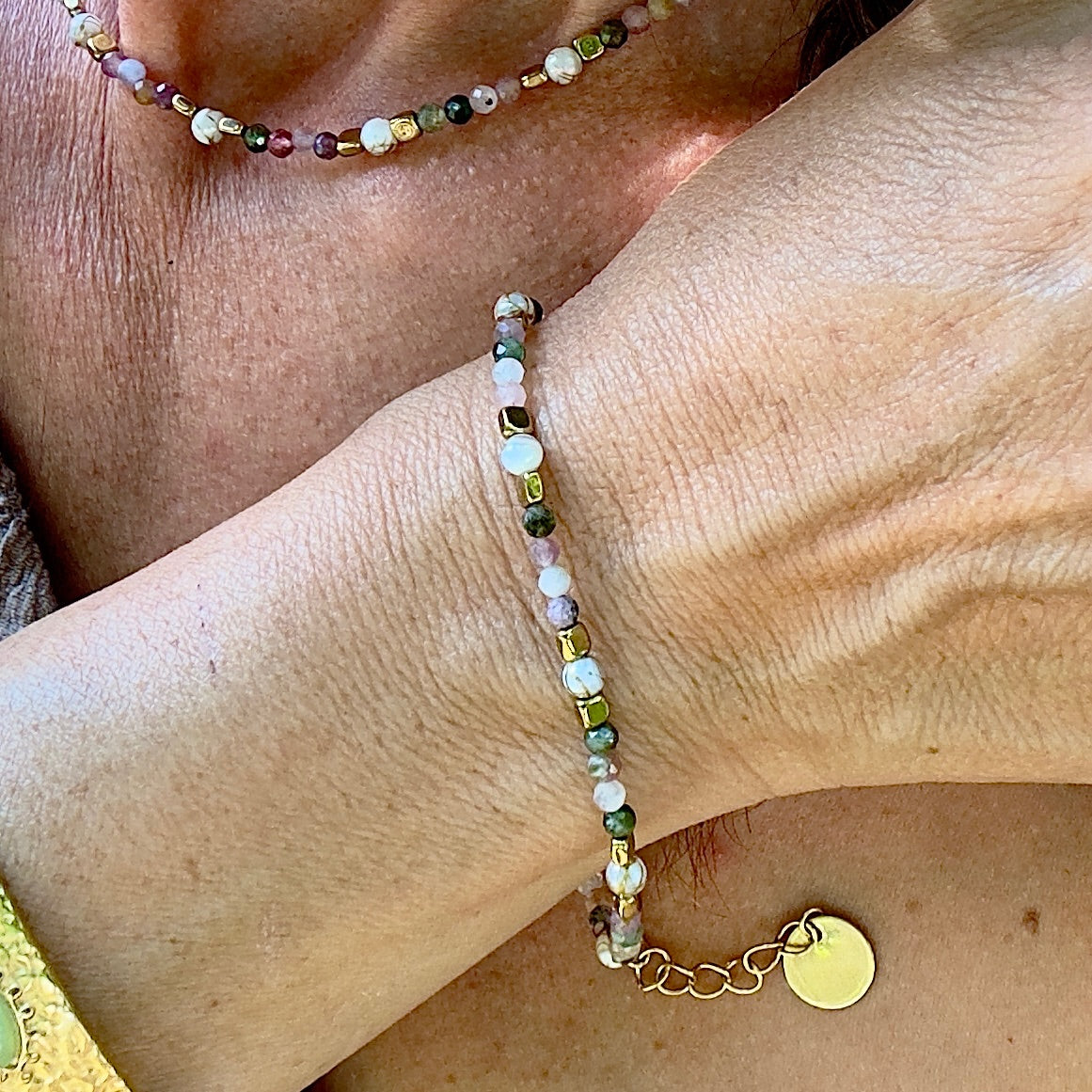 MAD SO CREATION Mya bracelet pierres grenat sodalite