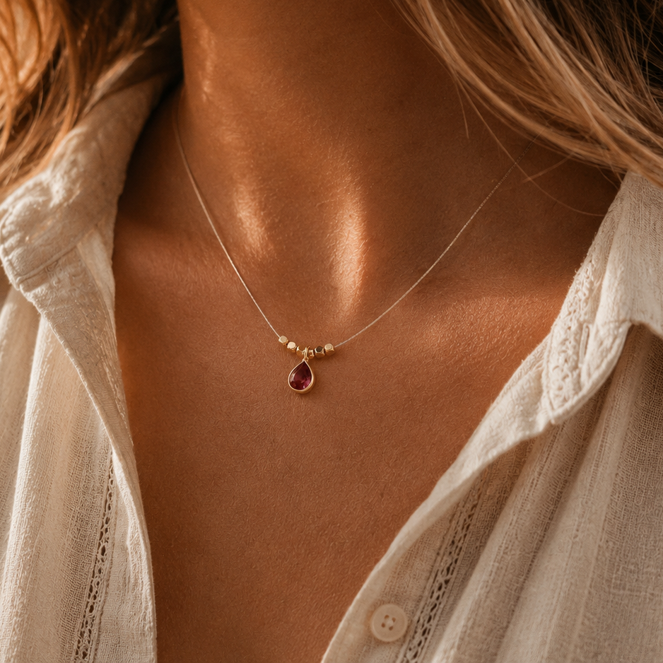 Ô PLUM Cordon Grenat goutte sertie collier plaqué or 42 cm