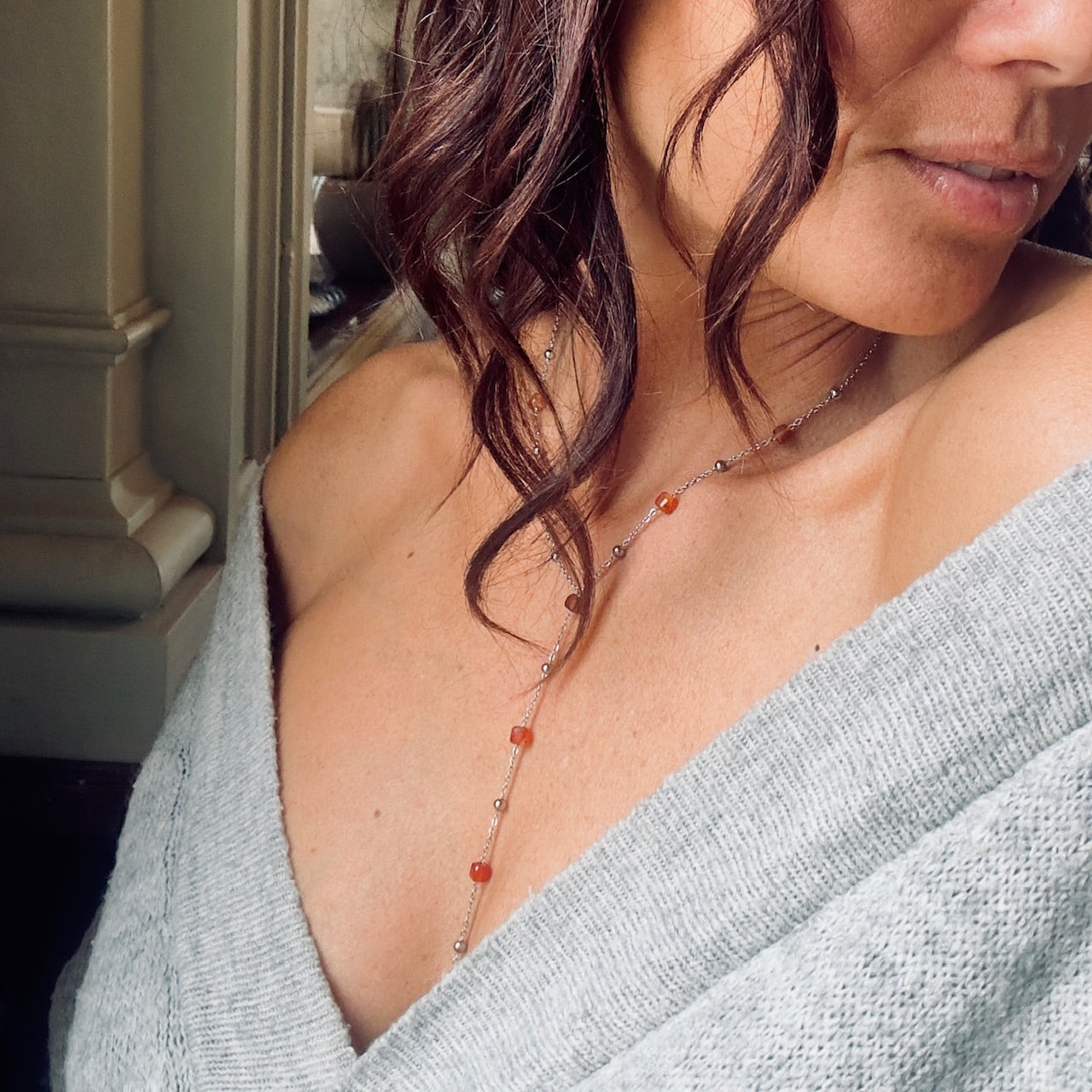 MAD SO CREATION Orelle collier Y agate rouge sable bleu