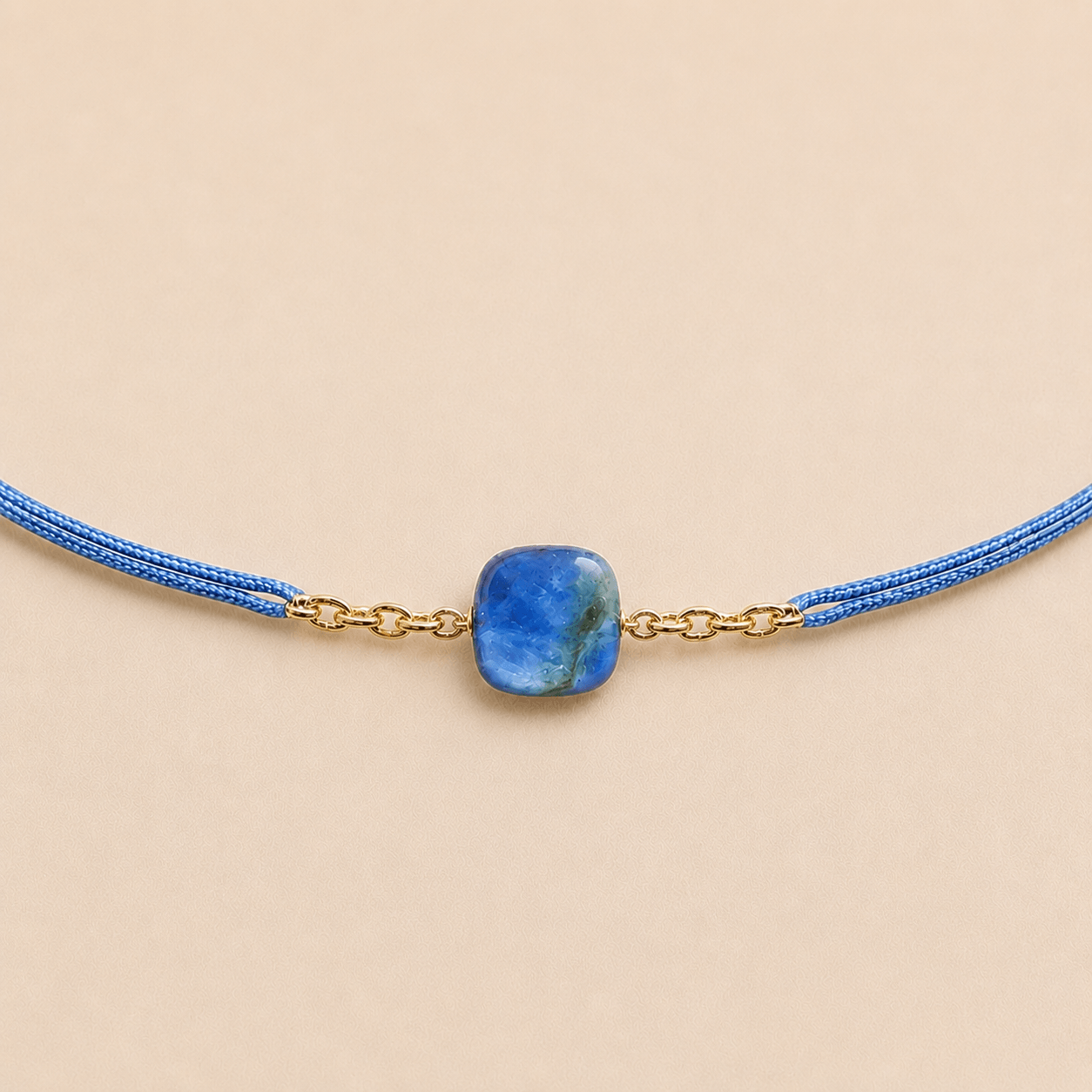 Ô PLUM Bracelet cordon Sodalite claire plaqué or bleu clair