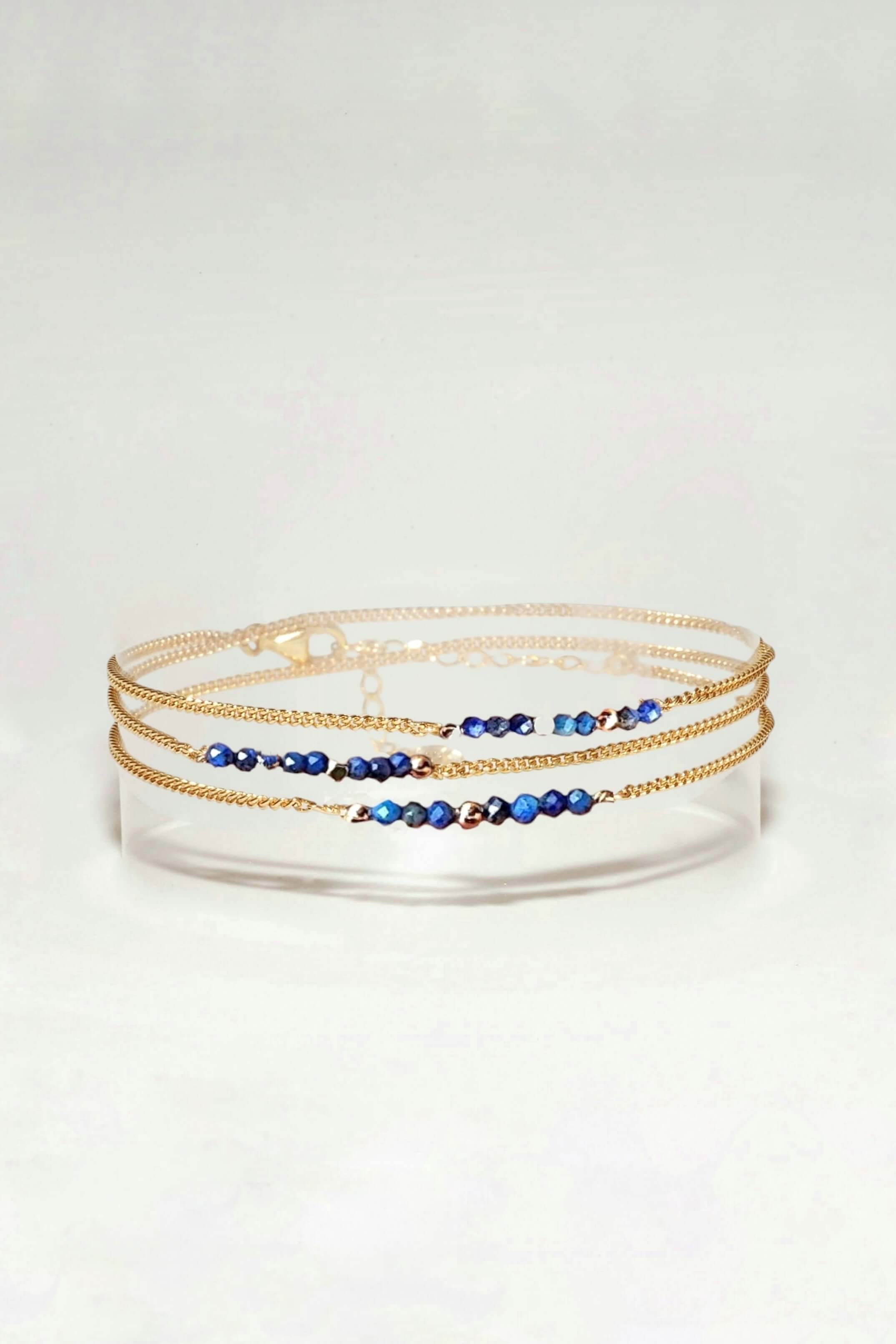 Ô Plum Gaïa bracelet triple lapis-lazuli plaqué or