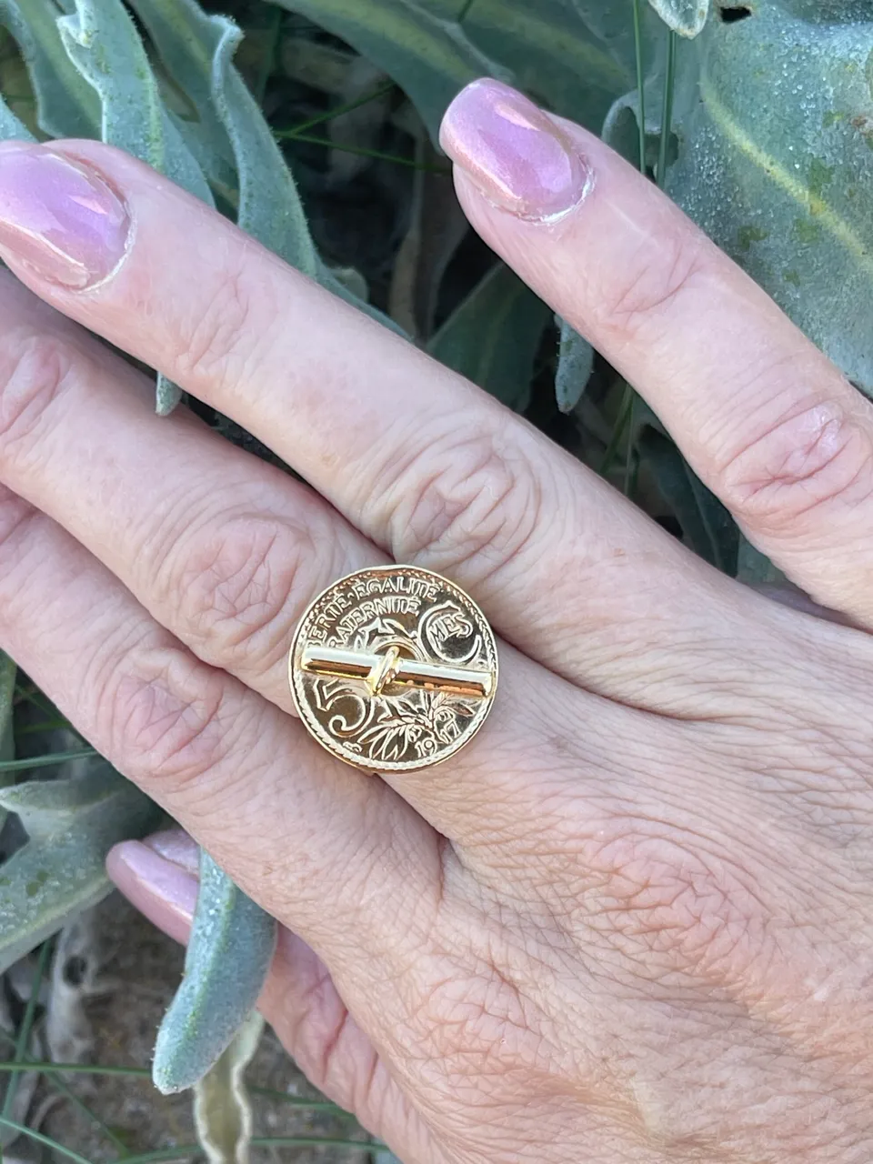 Le P’tit Franc Rosa bague pièce jonc réglable plaqué or