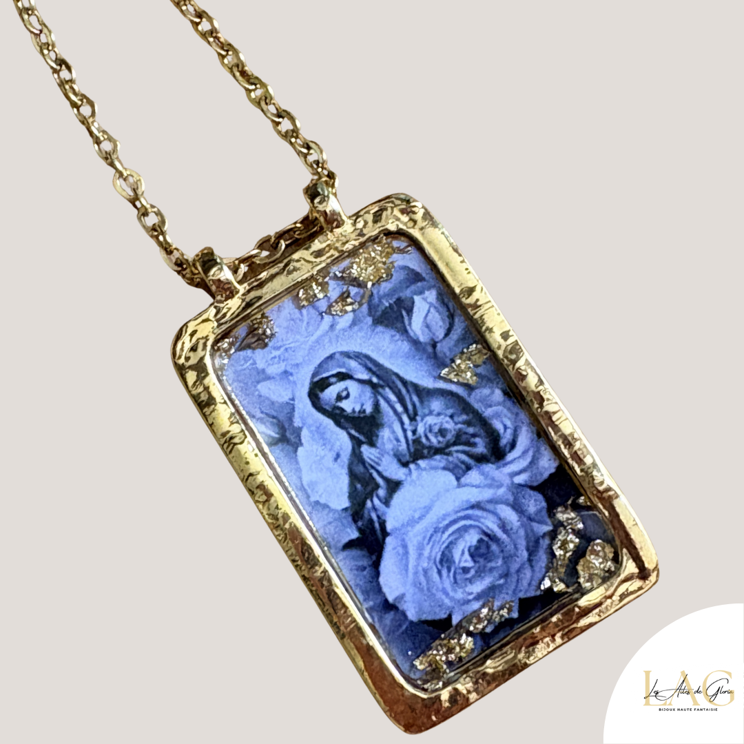 Les Ailes de Gloria Scapulaire Rose Mystique sautoir fantaisie